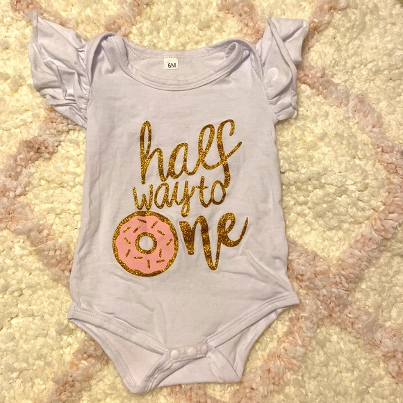 Half Way to One 🍩 onesie and leg warmers set. Size: 6month. Whi/Gold/Pink - Picture 2 of 3